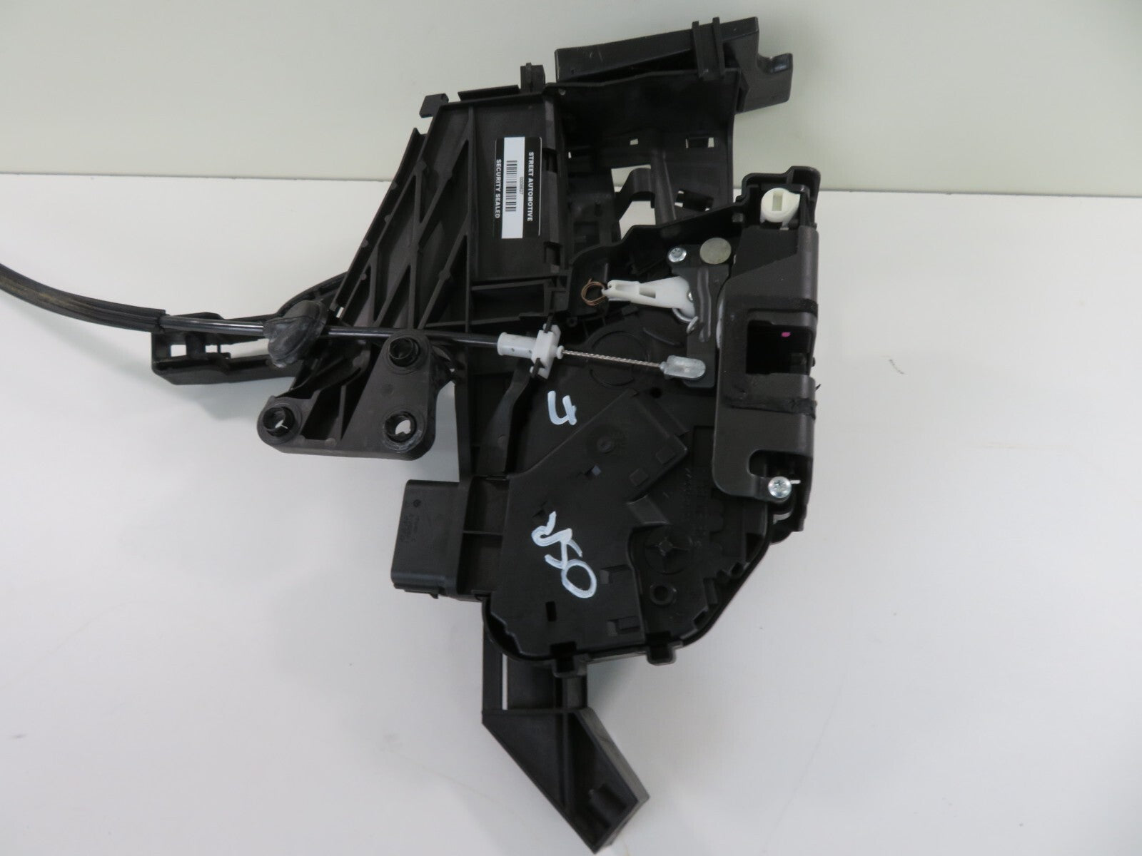 FORD C-MAX OSR RIGHT REAR DOOR LOCK CATCH 3M5A-R26412-ES 2006-2010 1401-4