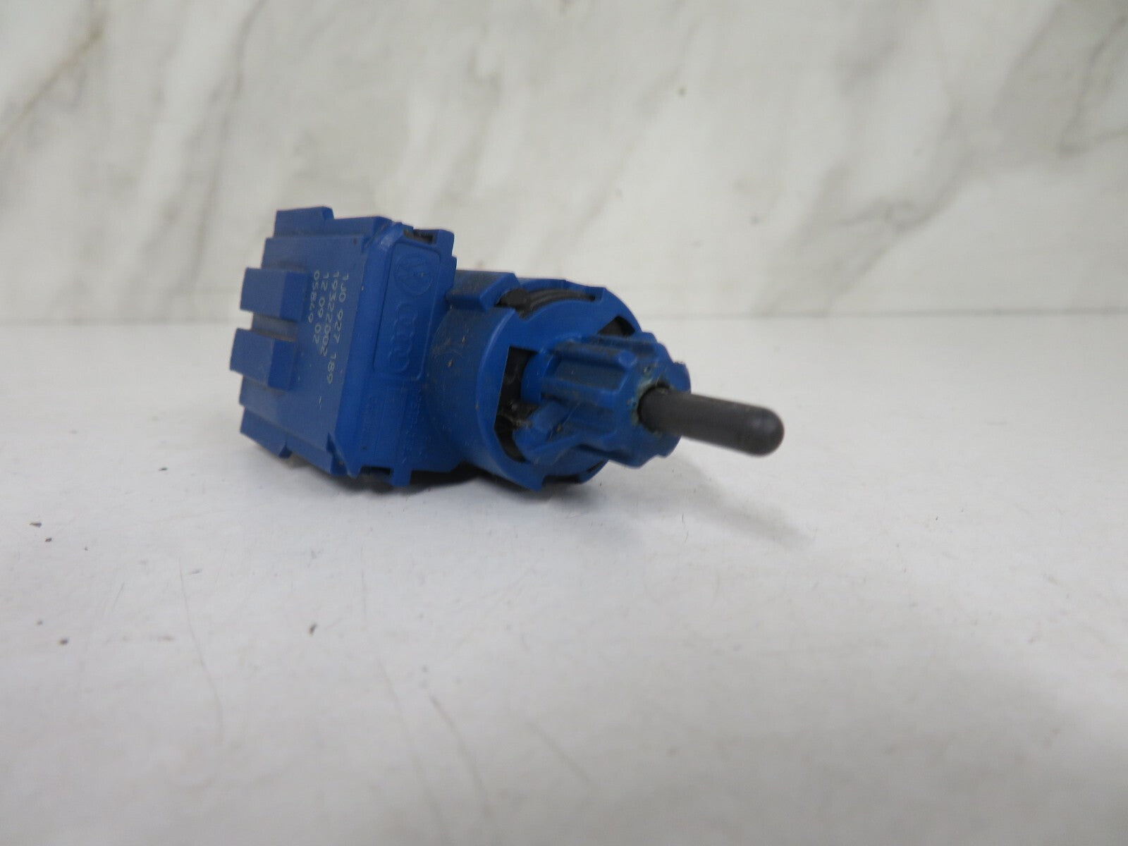 VOLKSWAGEN VW BEETLE CLUTCH PEDAL SWITCH 1J0927189 1998-2005 1614-13