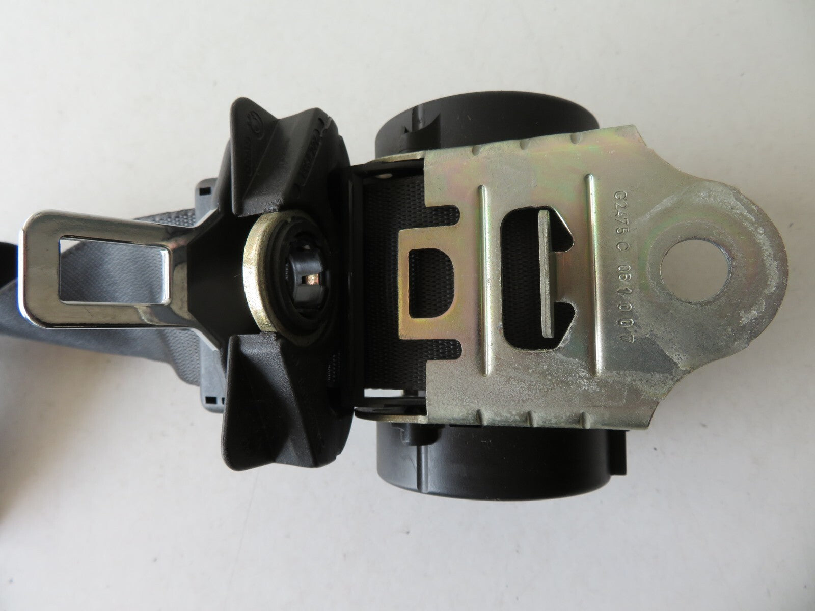 BMW MINI COOPER S R53 OSR DRIVER REAR SEAT BELT 7055962 2000-2005 AMS1406