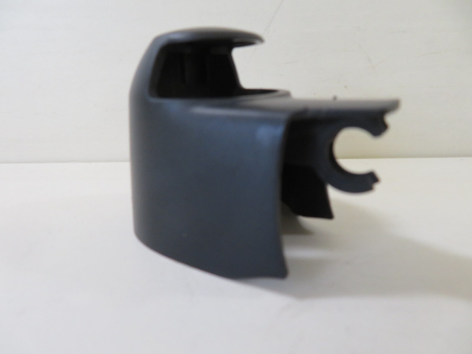 VOLKSWAGEN VW TOURAN REAR WIPER ARM BOLT COVER 2003-2009 1014-18