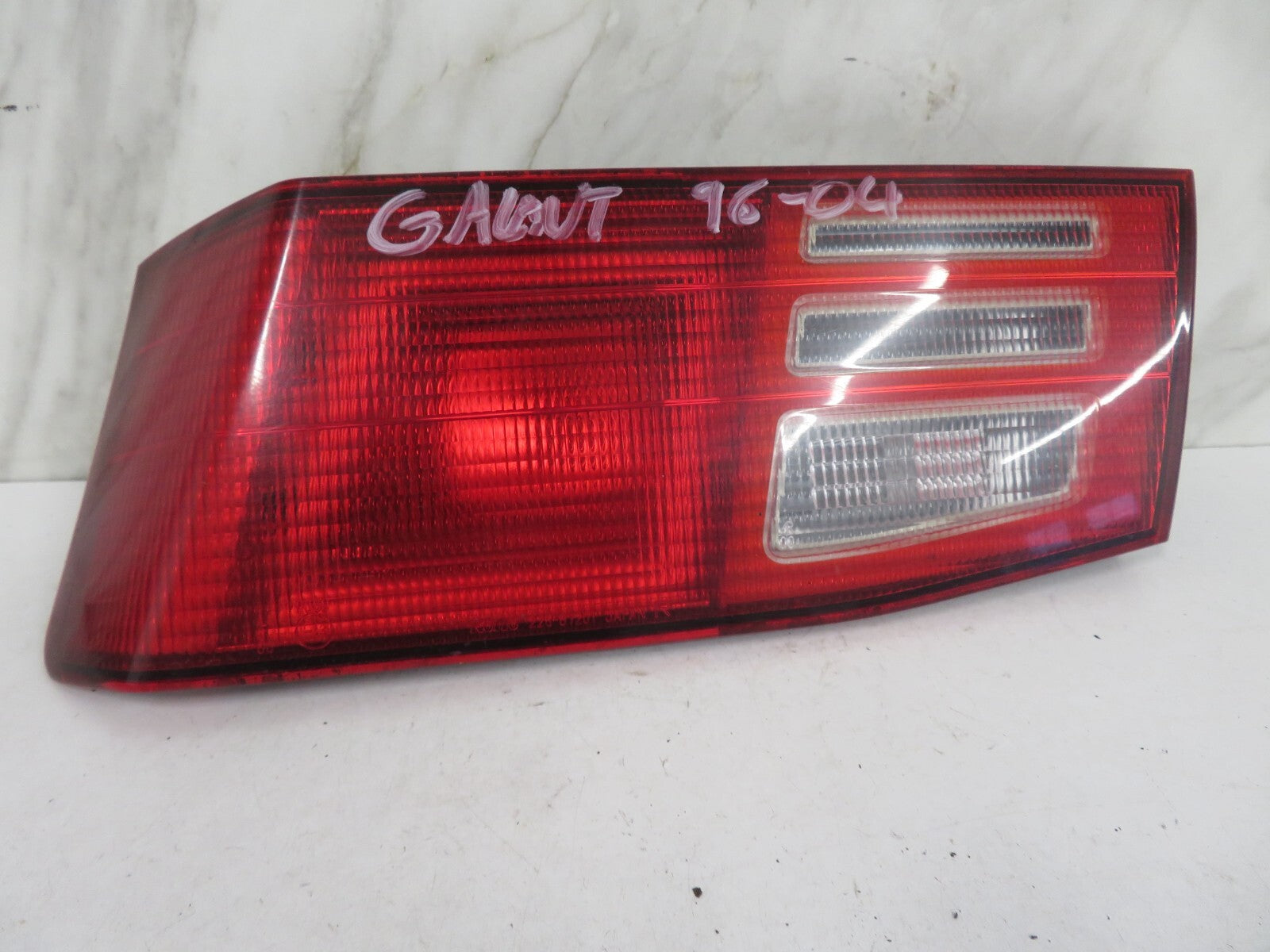 MITSUBISHI GALANT OS REAR TAIL LIGHT 226-87201 1996-2004 MIX-1710-4