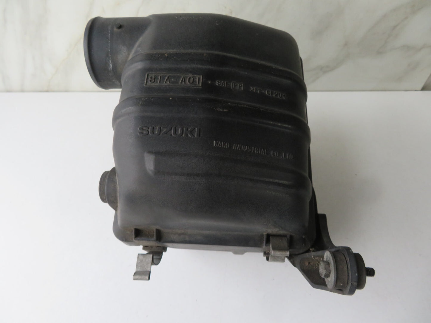 SUZUKI JIMNY 1.3 AIR FILTER BOX 1998-2004 AMS1004-5