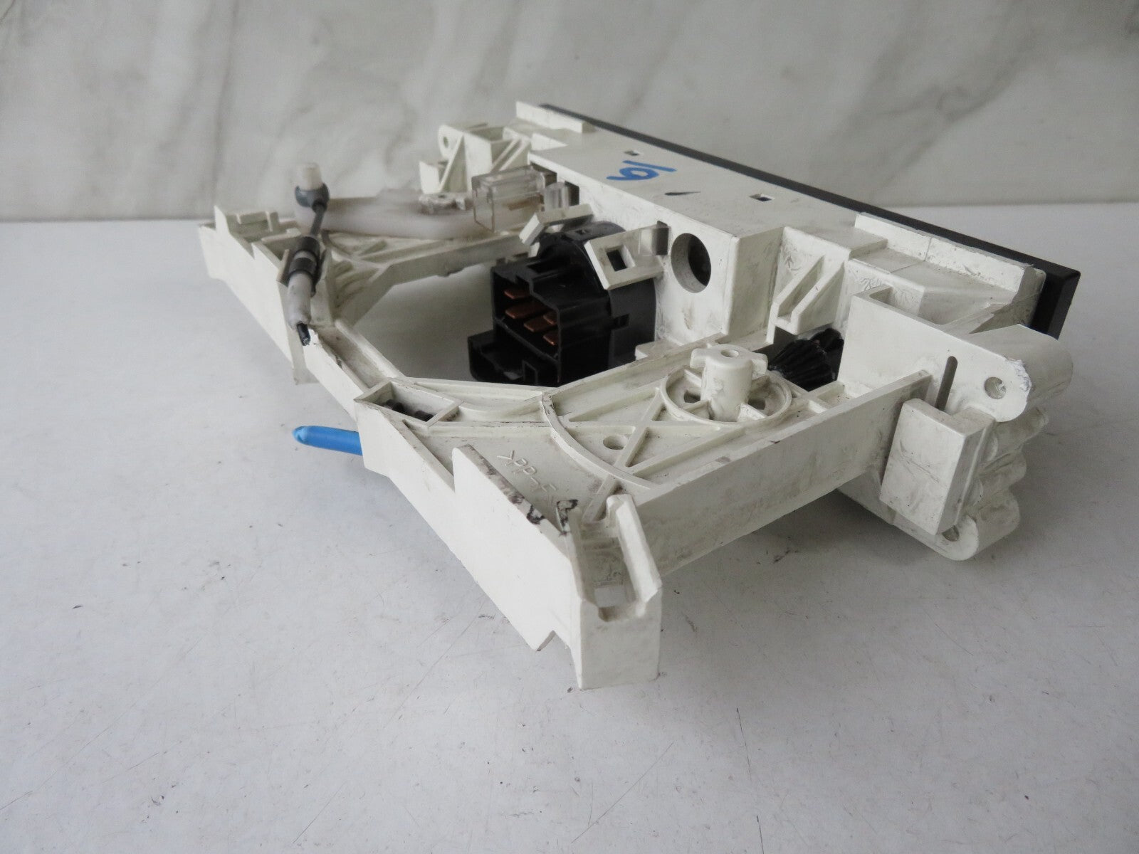 MITSUBISHI CARISMA HEATER CLIMATE CONTROLS MR500527 1999-2004 A1601-6