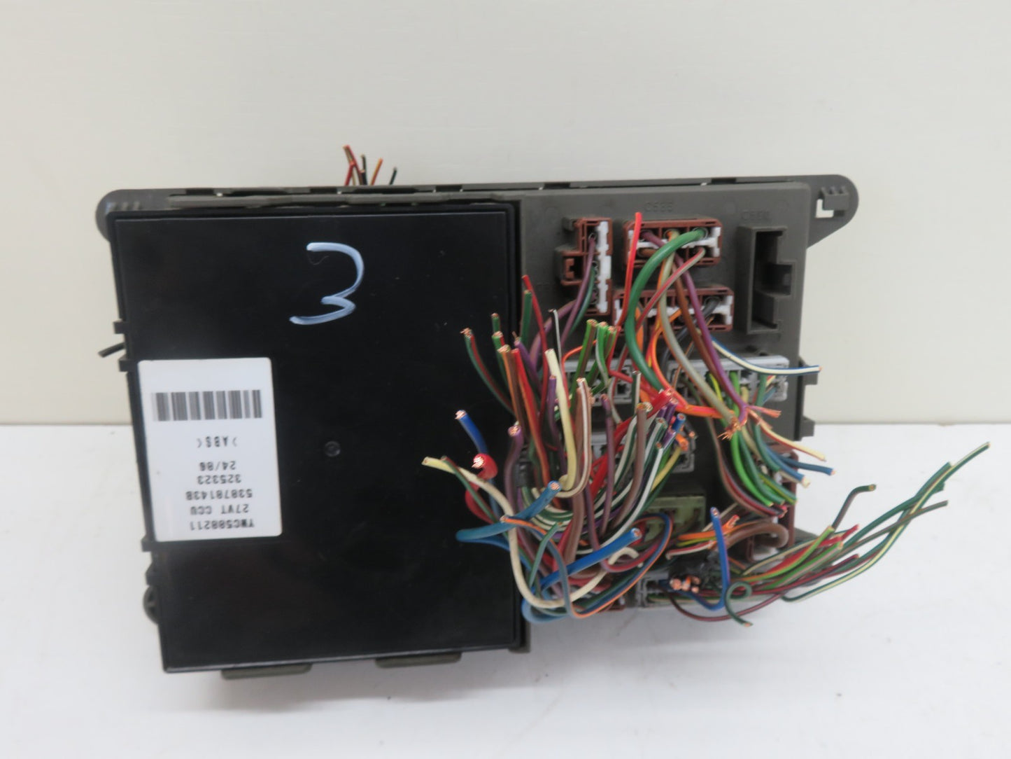 LAND ROVER FREELANDER 1 BODY CONTROL MODULE FUSE BOX YWC500211 1997-2006 1500-3