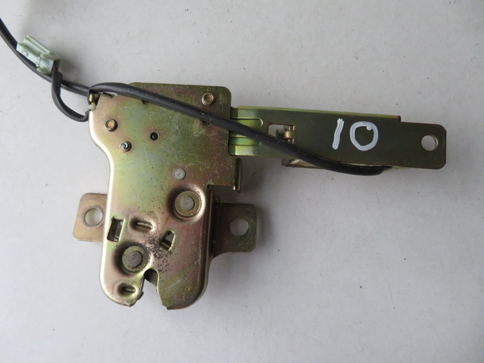 MAZDA MX5 MK2 TAILGATE BOOT LOCK CATCH 1998-2004 A1450-10