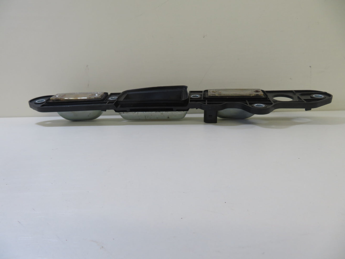 VOLKSWAGEN VW TOURAN REAR TAILGATE NUMBERPLATE LIGHTS 1TD827574A 2003-09 1019-2