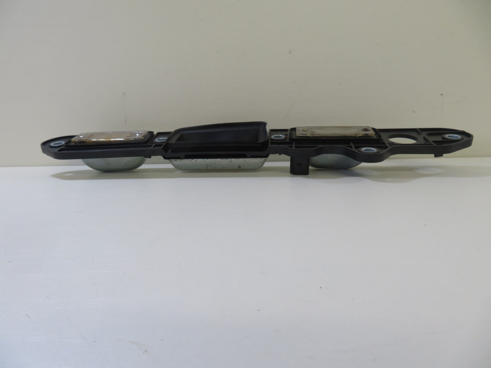 VOLKSWAGEN VW TOURAN REAR TAILGATE NUMBERPLATE LIGHTS 1TD827574A 2003-09 1019-2