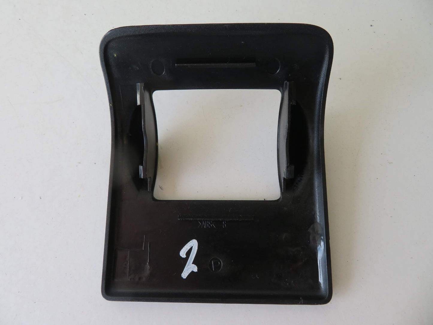 FORD FIESTA MK6 REAR SEAT PUSH DOWN BUTTON SURROUND TRIM 2002-2008 AMS1630-2