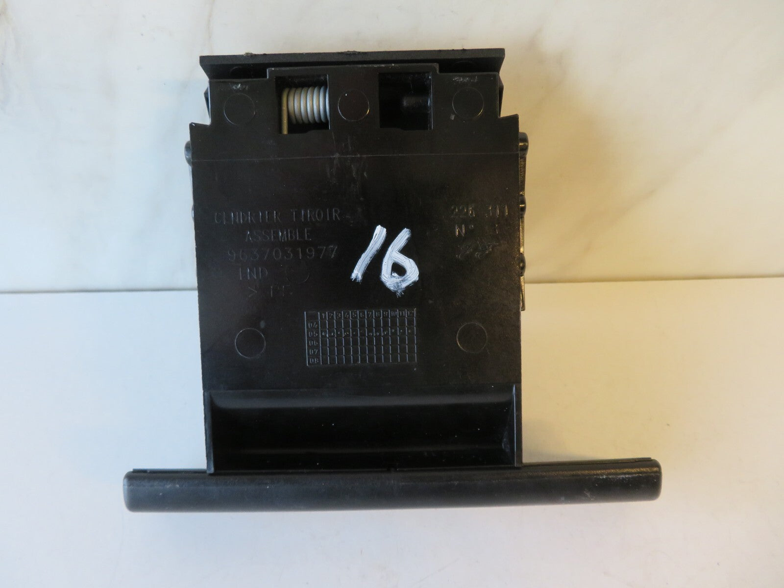 PEUGEOT 307CC ASHTRAY 9637031977 2003-2007 AMS1016-16