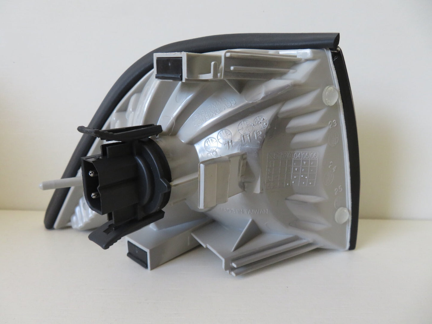 NS PASSENGER FRONT INDICATOR LIGHT FOR BMW E36 COUPE 444-1505L-WE-C 1991-1998