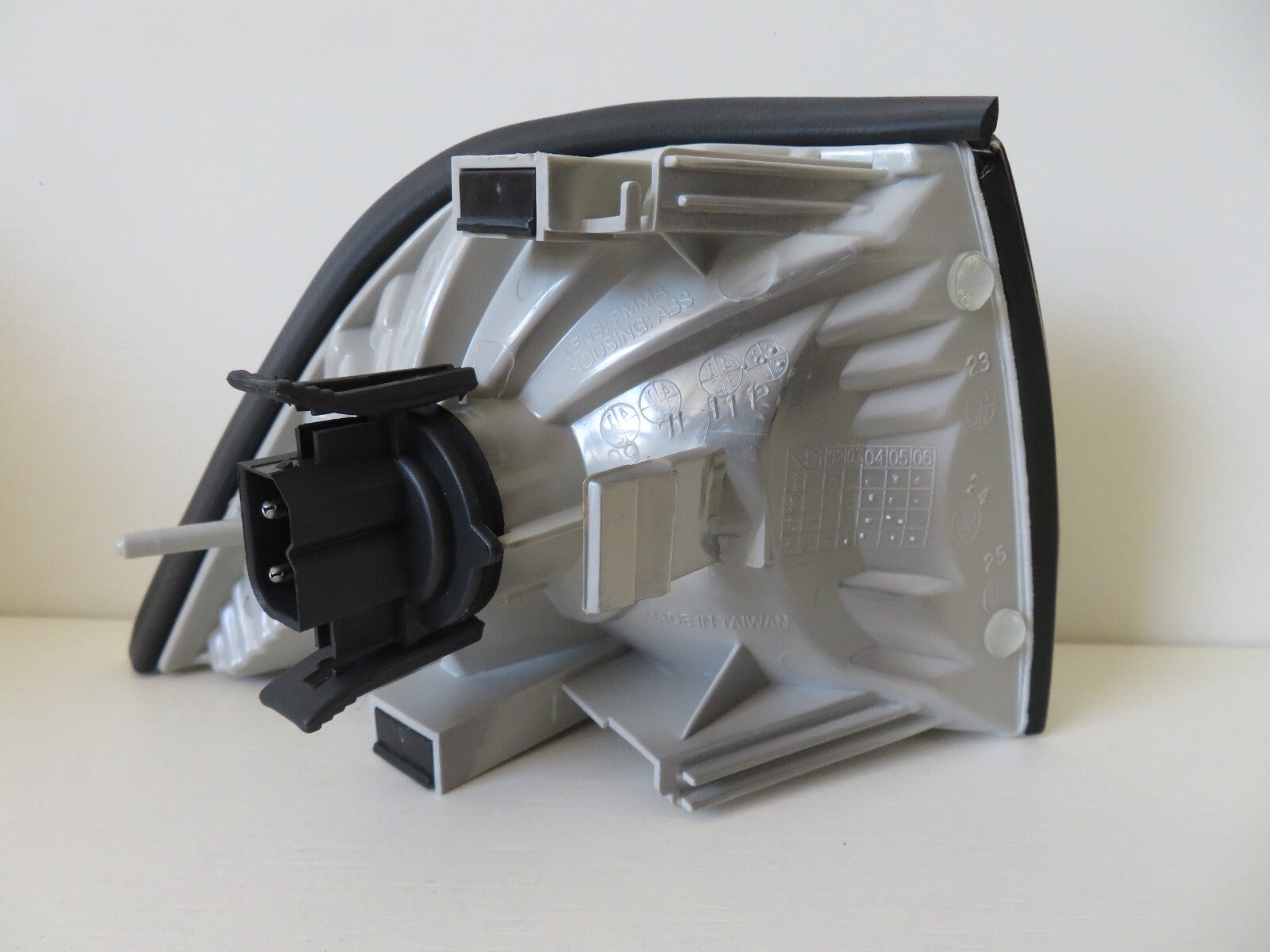 NS PASSENGER FRONT INDICATOR LIGHT FOR BMW E36 COUPE 444-1505L-WE-C 1991-1998