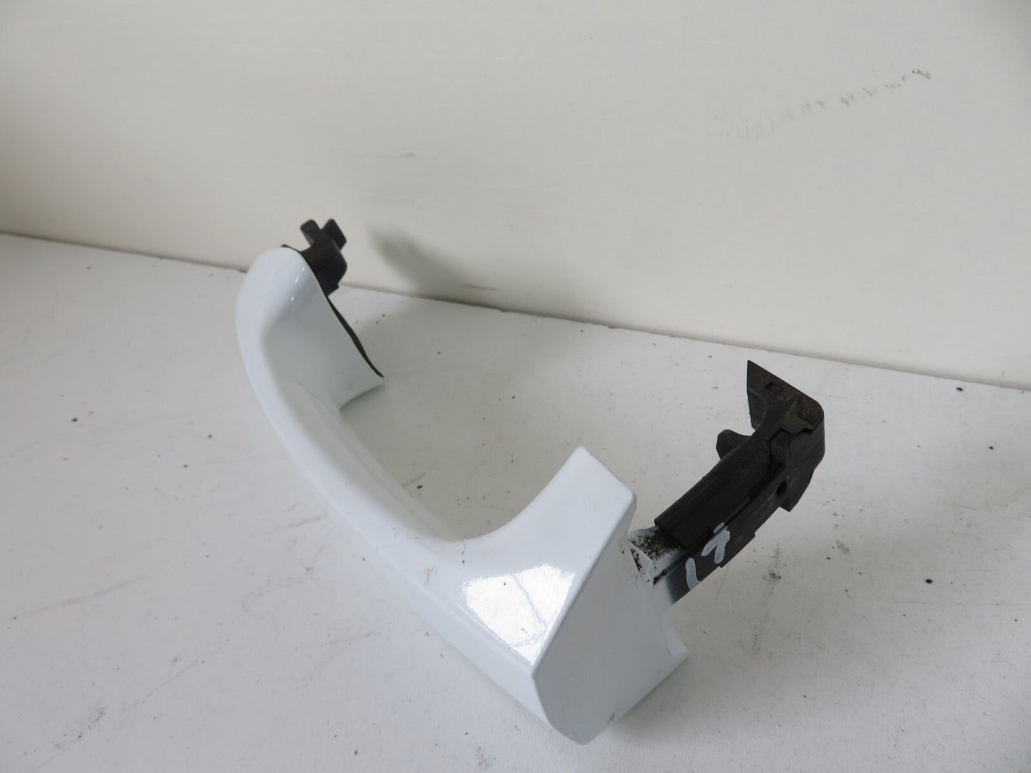 FORD FIESTA ST180 OS DRIVER DOOR HANDLE WHITE 2013-2017 1157-17