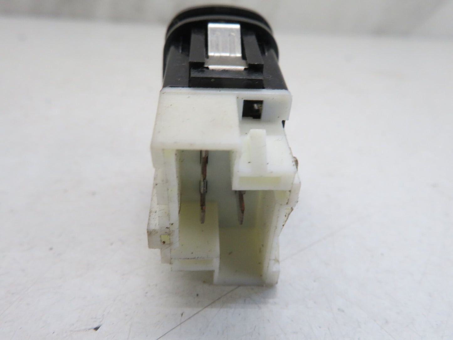 VOLVO C70 HEATED SEAT SWITCH 9162939 1996-2000 MIX1550-13