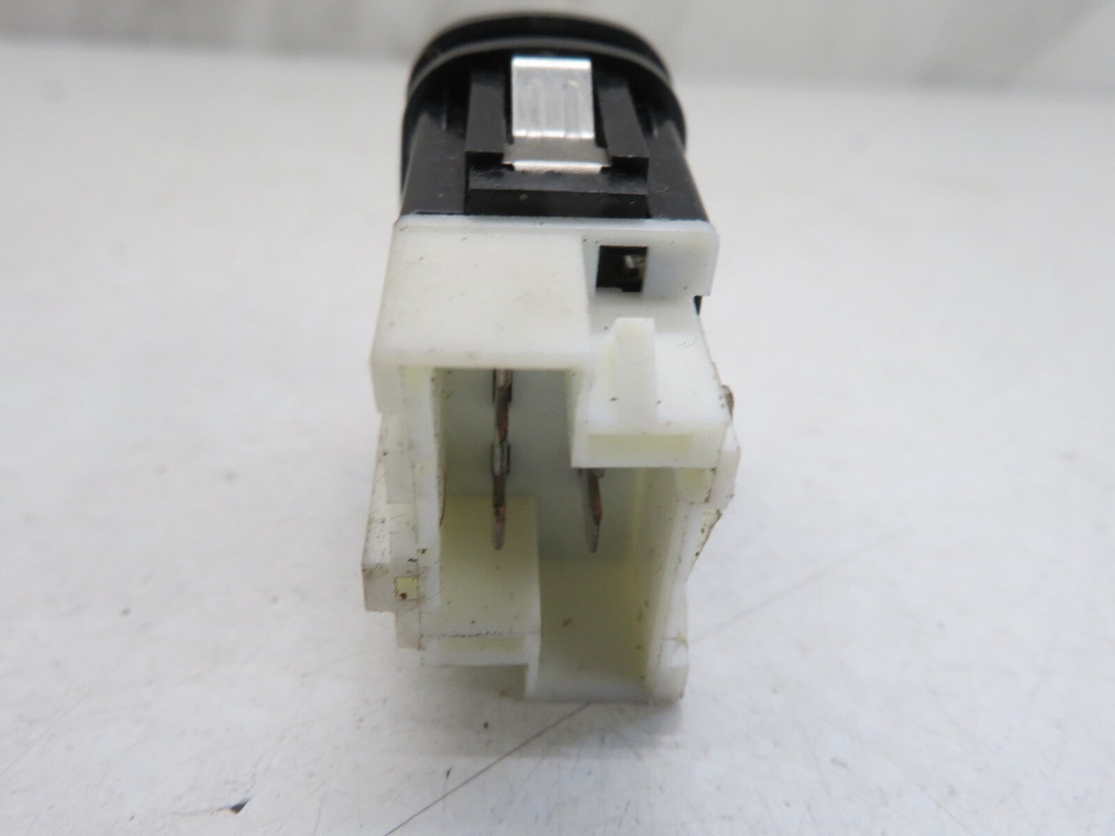 VOLVO C70 HEATED SEAT SWITCH 9162939 1996-2000 MIX1550-13