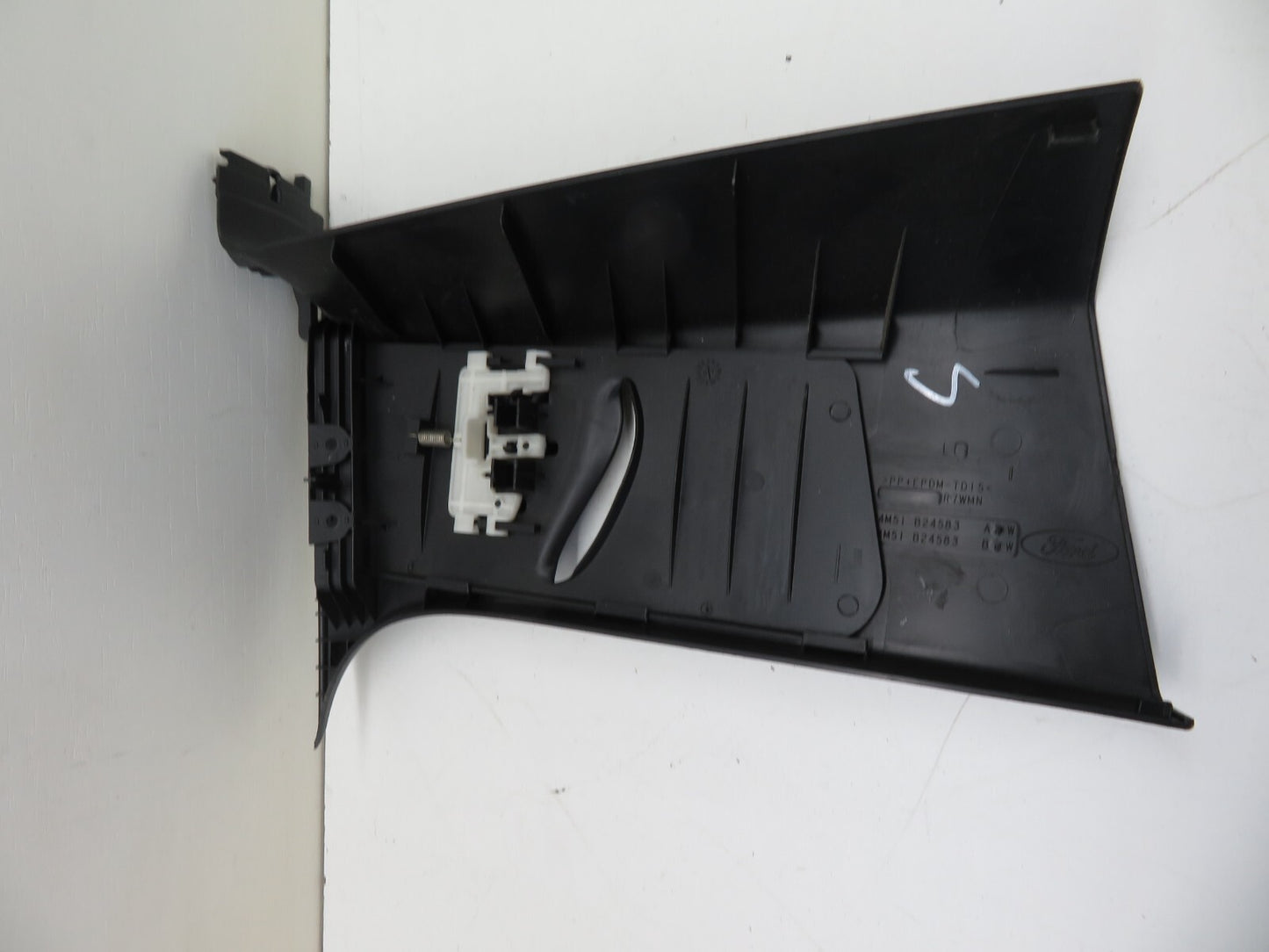 FORD FOCUS ST 225 NS PASSENGER B PILLAR TRIM 4M51-B24583-A 2006-2010 1232-5