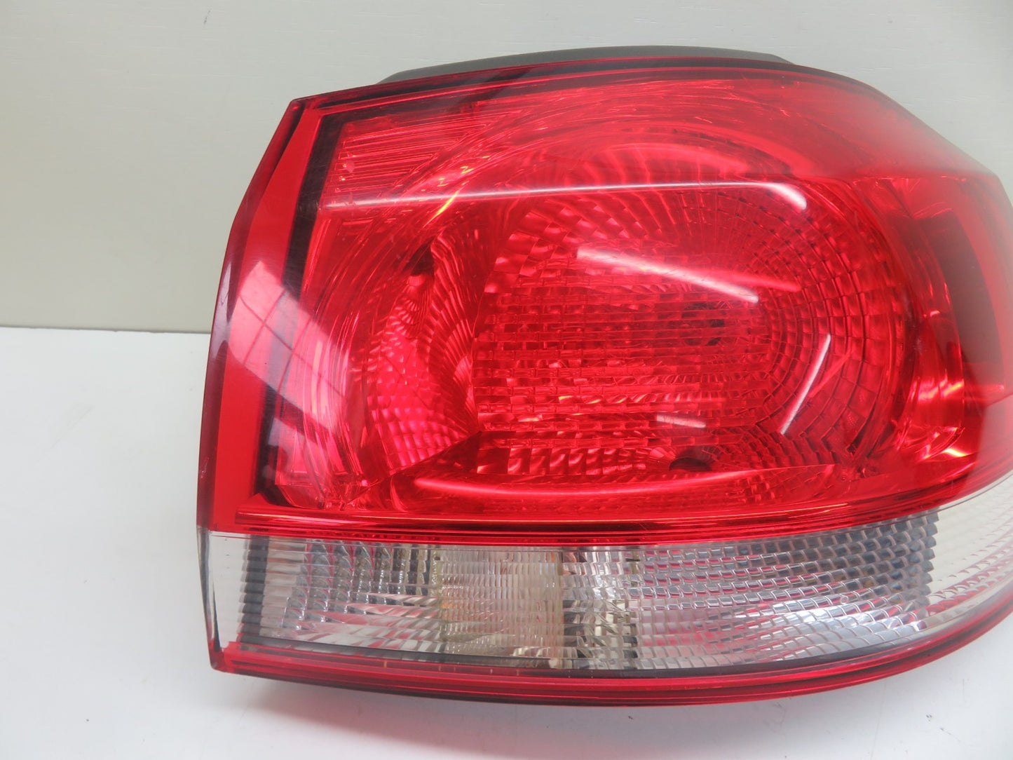 VW GOLF MK6 OS DRIVER REAR TAIL LIGHT CLUSTER 2009-2013 REF-4