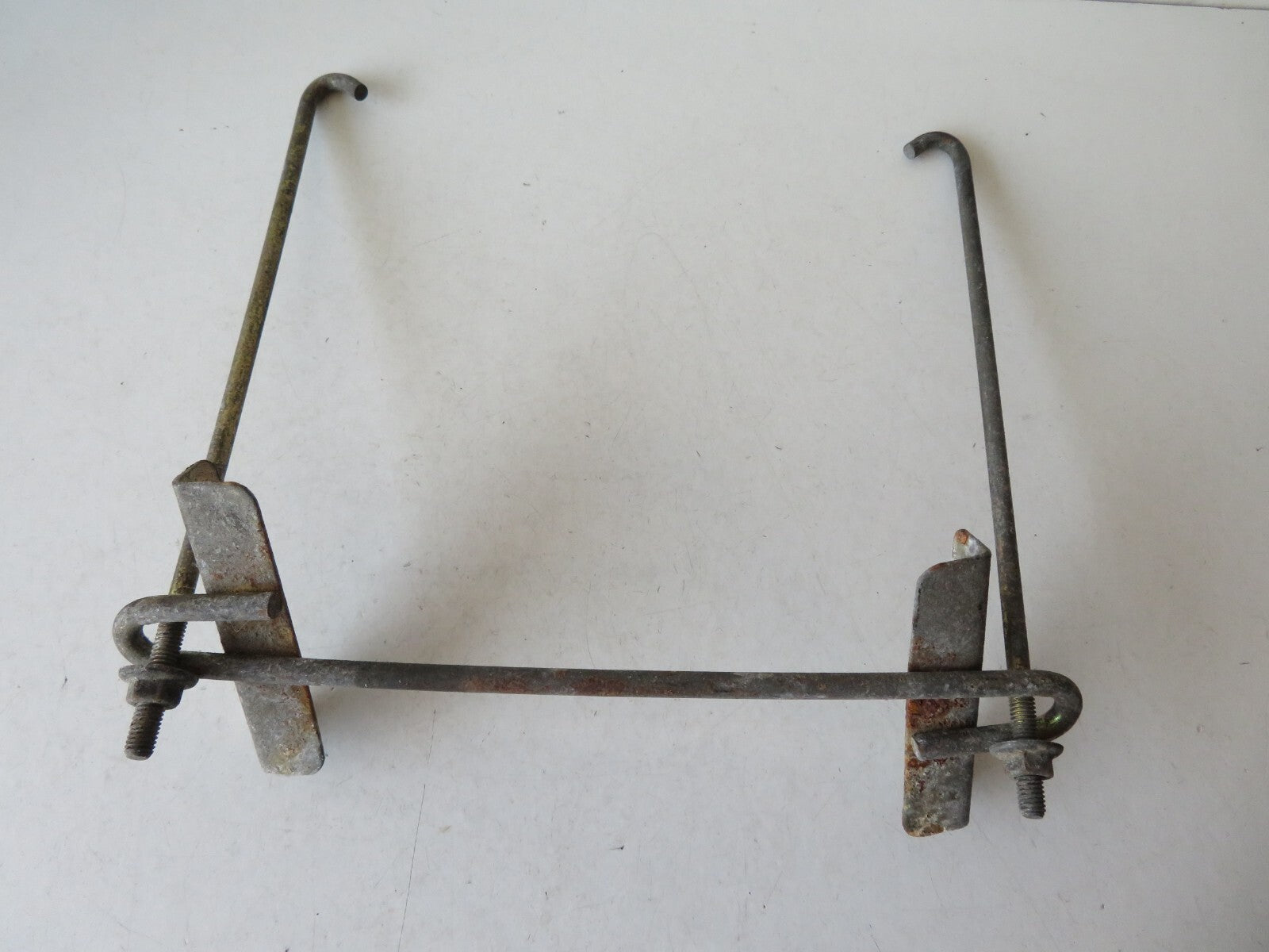 KIA PRIDE BATTERY CLAMP 1991-2000 AMS1424