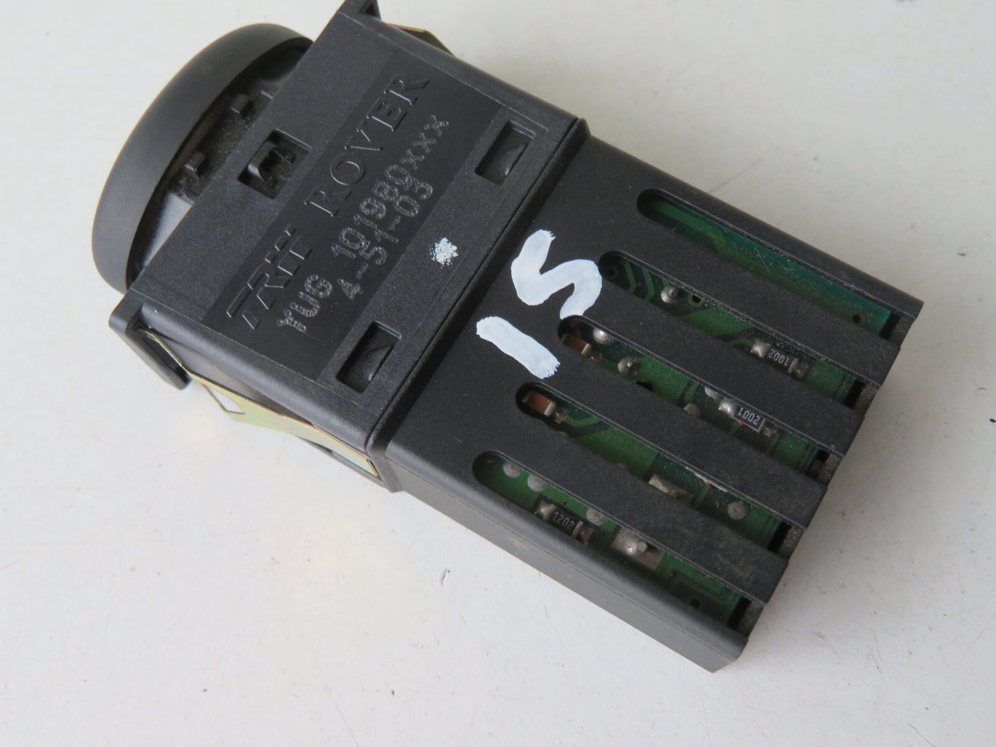 ROVER 75 HEATED SEAT SWITCH YUG101980 1999-2005 A1122-15