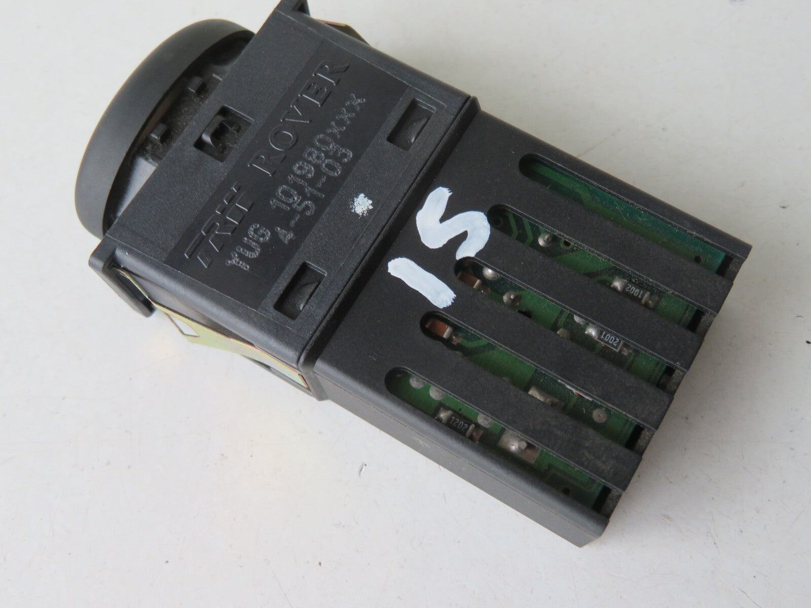 ROVER 75 HEATED SEAT SWITCH YUG101980 1999-2005 A1122-15