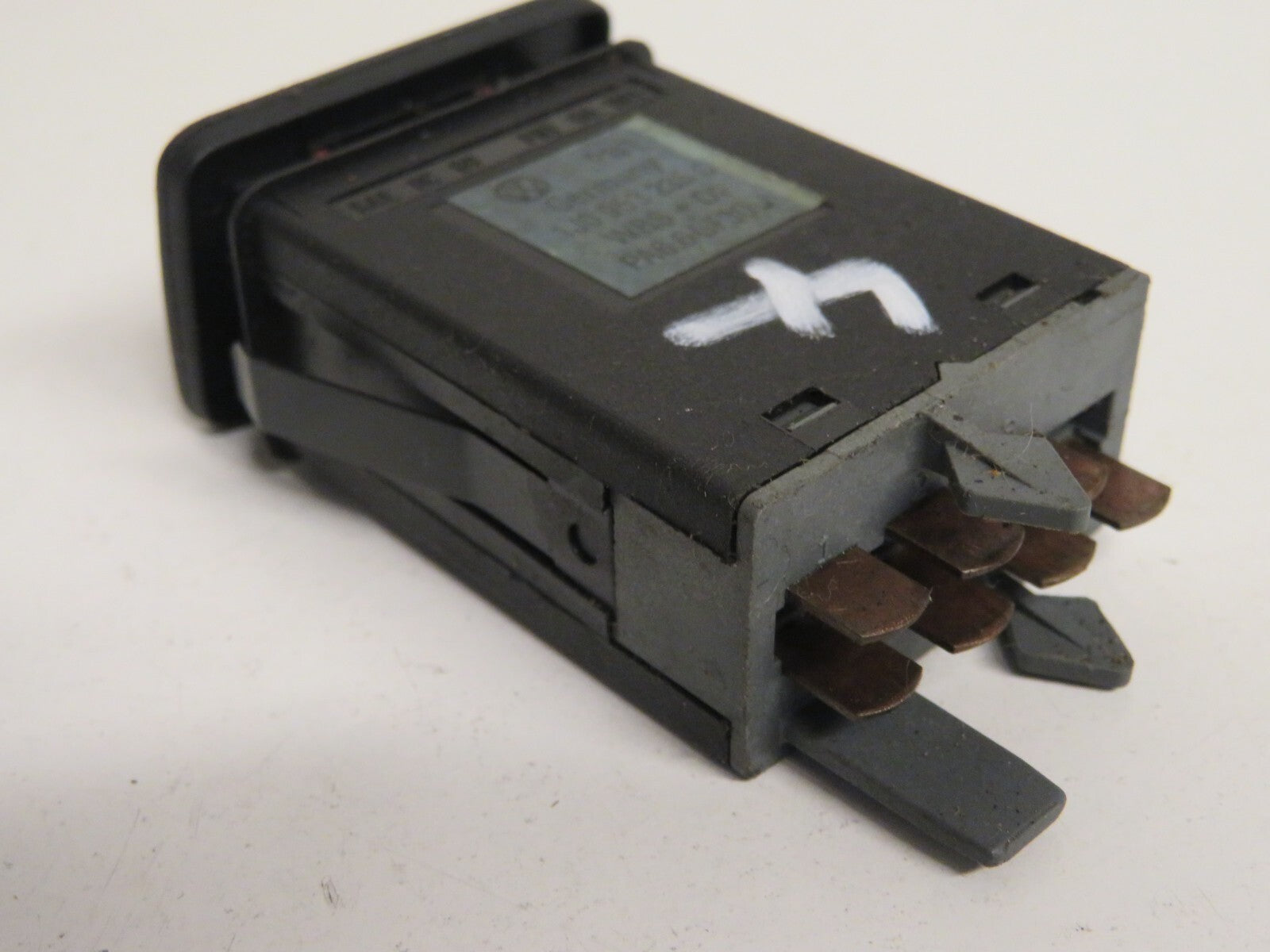 VOLKSWAGEN VW GOLF MK4 HAZARD SWITCH 1J0953235 1998-2004 AMS1703-4