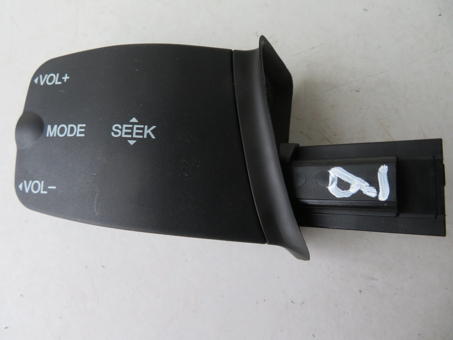 FORD C-MAX STEERING WHEEL VOLUME CONTROLS 2002-2008 A1420-9