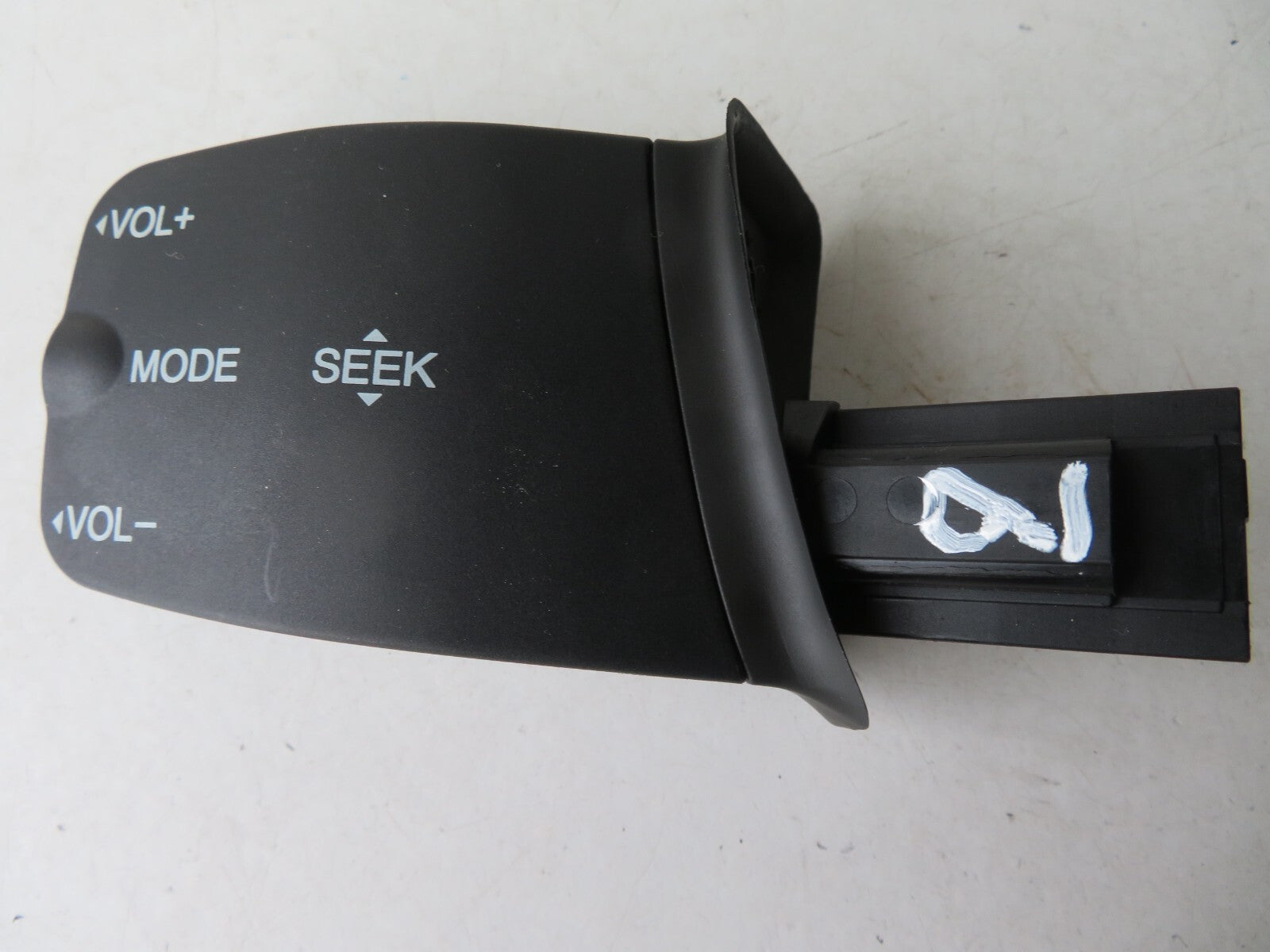 FORD C-MAX STEERING WHEEL VOLUME CONTROLS 2002-2008 A1420-9