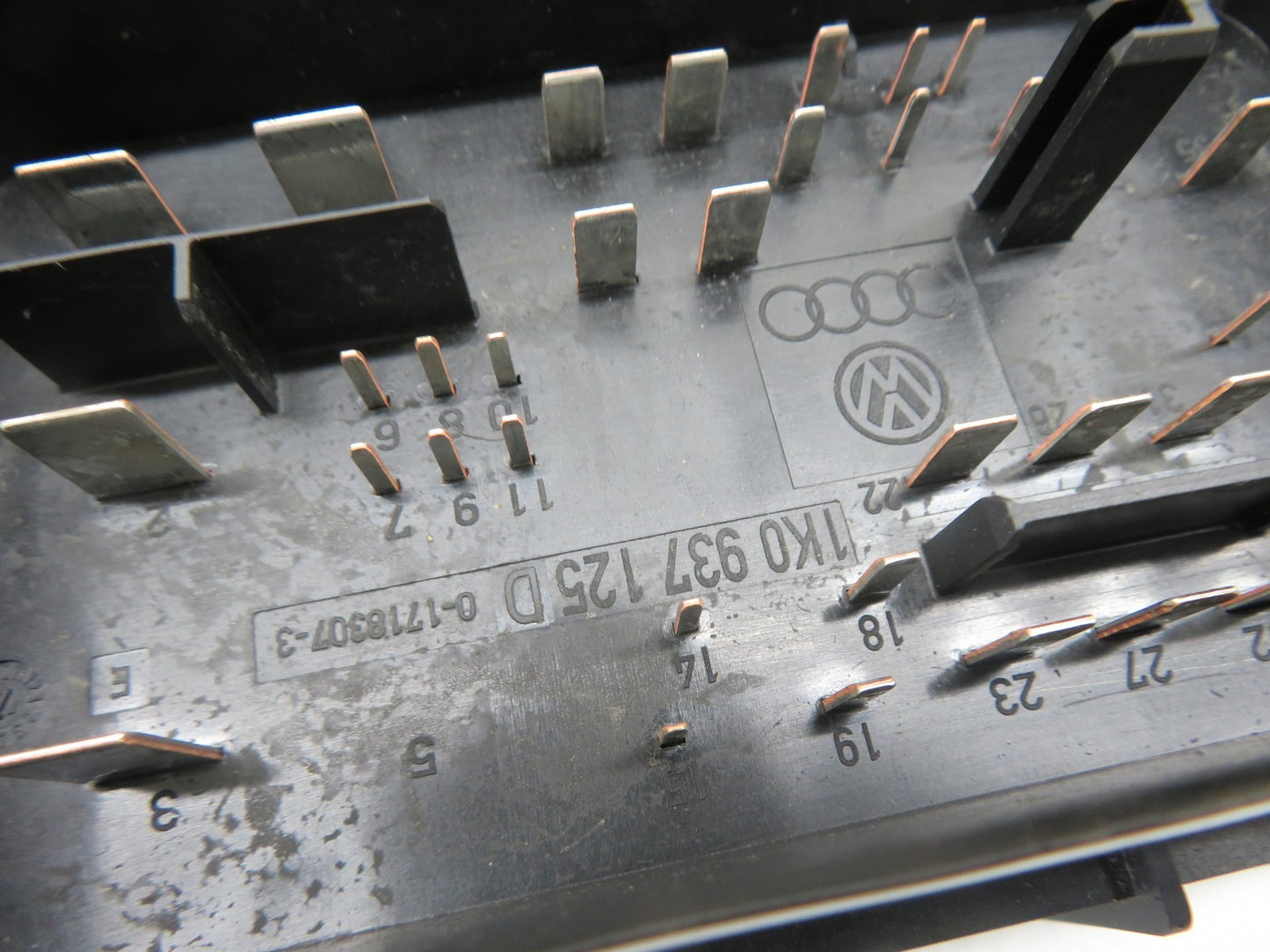 VW GOLF MK6 ENGINE BAY FUSE BOX 1K0937125D 2009-2013 1546-4