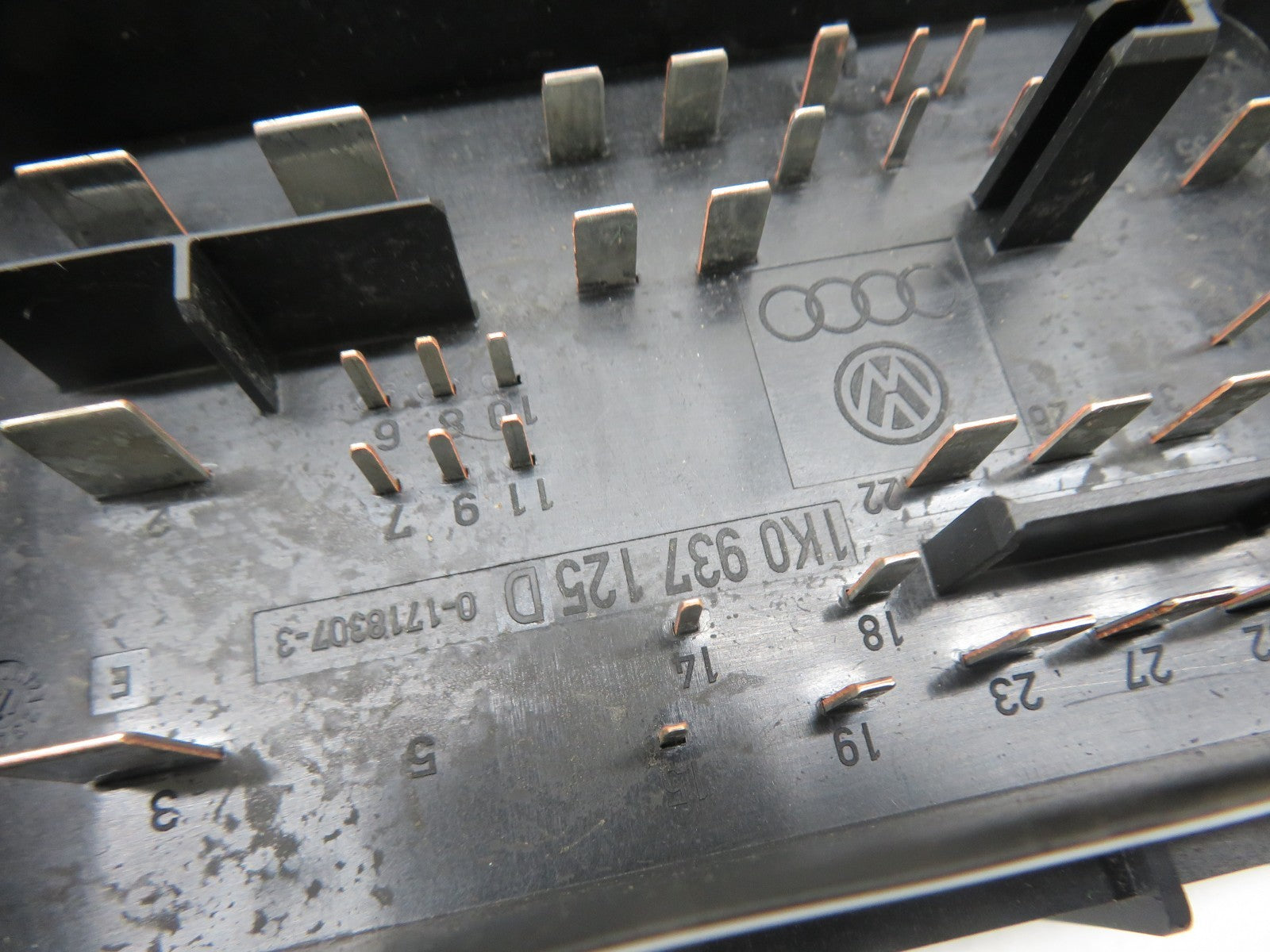 VW GOLF MK6 ENGINE BAY FUSE BOX 1K0937125D 2009-2013 1546-4