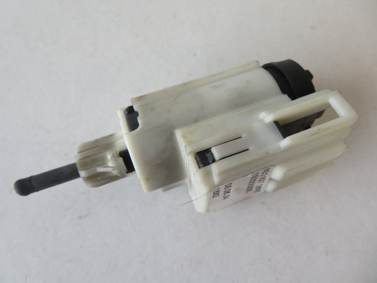 VOLKSWAGEN VW PASSAT B5.5 CLUTCH PEDAL SWITCH 8E0927189B 01-05 AMS1348