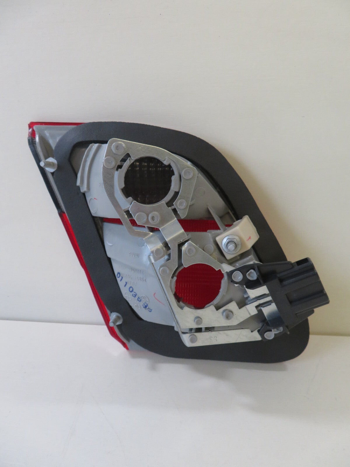 OS DRIVER REAR INNER TAIL LIGHT FOR MERCEDES E CLASS 1995-1998 440-1301-UE-DR