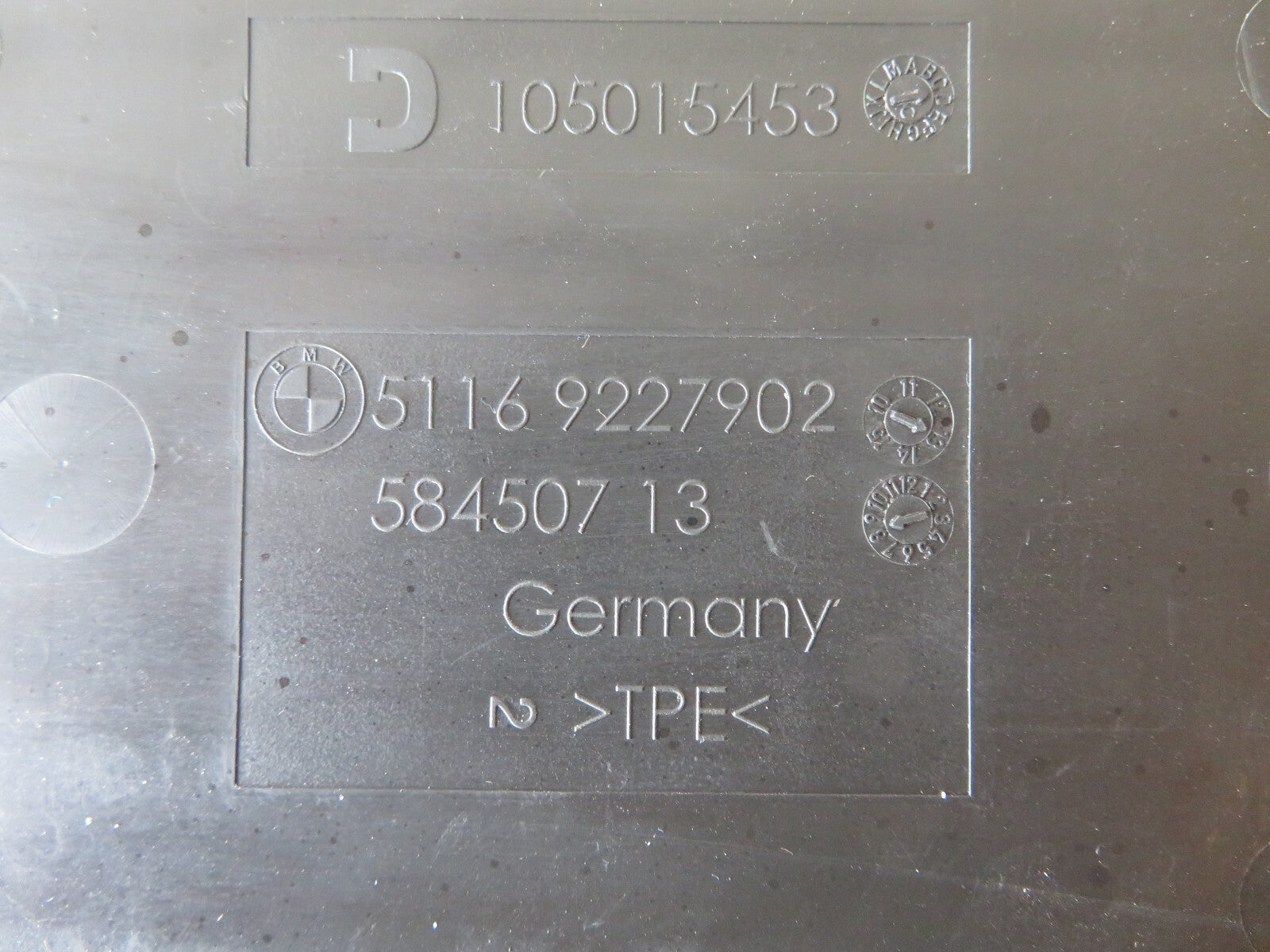 BMW 1 SERIES F20 CENTRE CONSOLE RUBBER INSERT 2011-2018 AMS1514