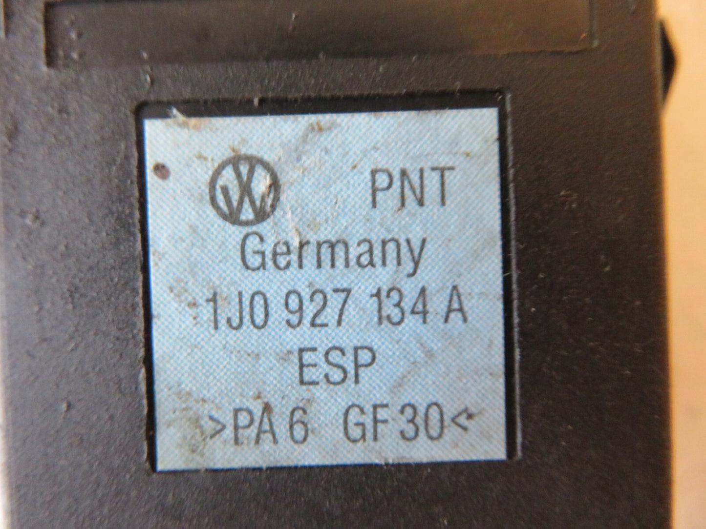 VOLKSWAGEN VW GOLF MK4 ASR TRACTION SWITCH 1J0927133A 1998-2004 AMS1703-2