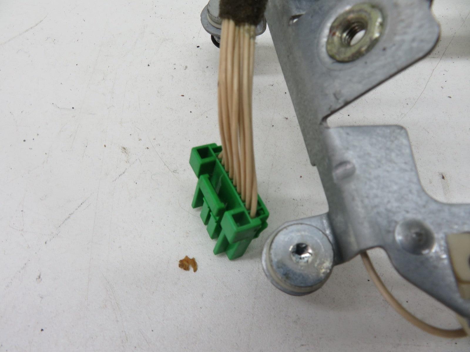 VOLVO V70 MK2 STEERING WHEEL EARTH MOUNTING BRACKET 2000-2007 1241-6