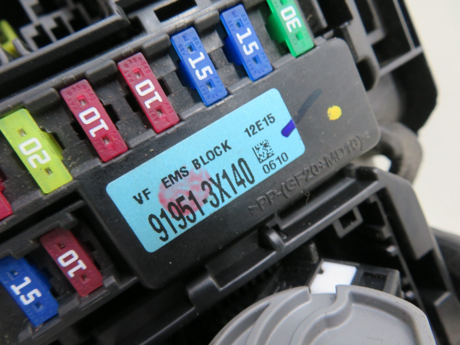 HYUNDAI I40 ENGINE BAY FUSE BOX 84603-3Z410 2011-2015 A581-9