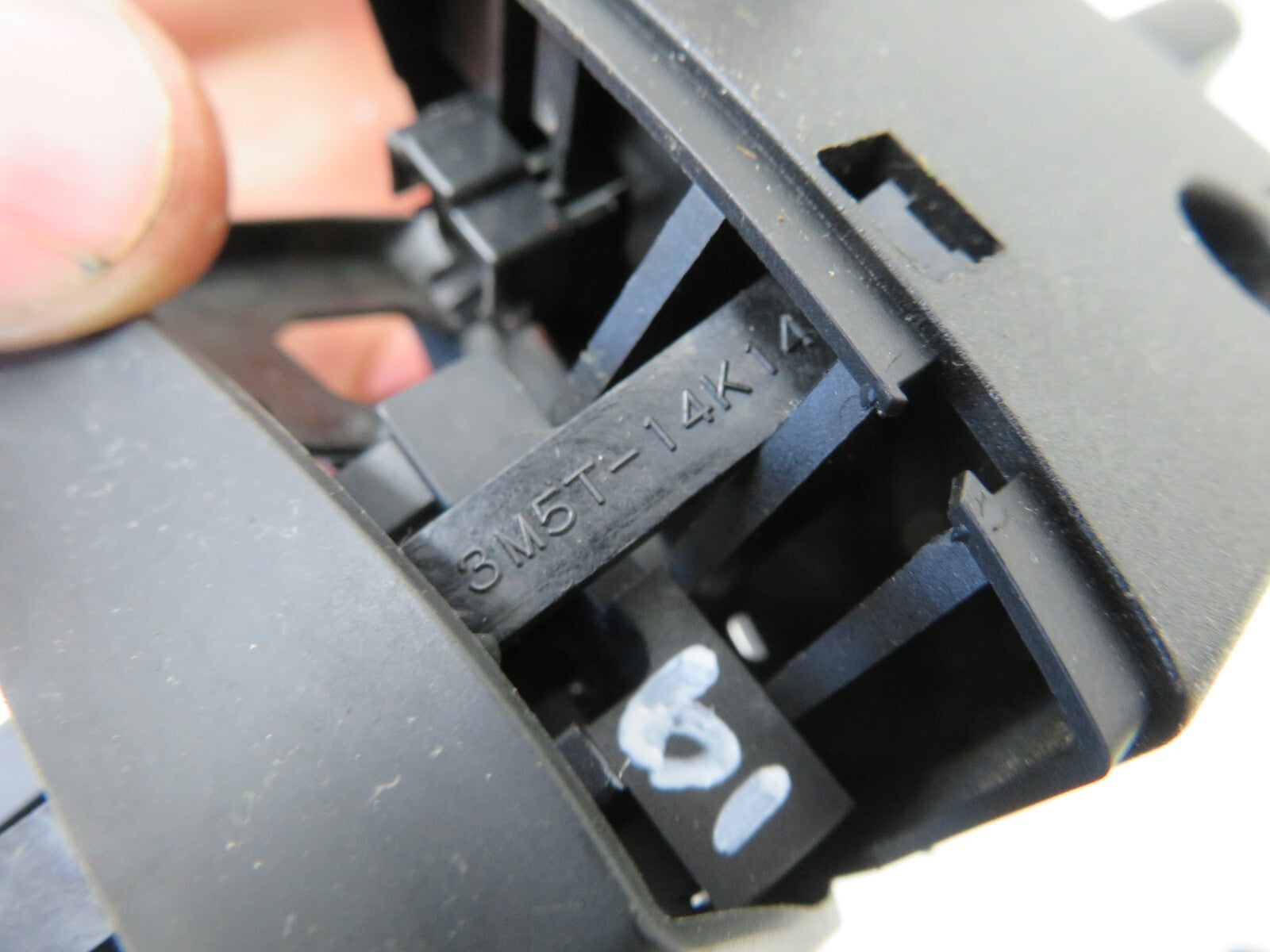 FORD FOCUS ST STEERING WHEEL VOLUME CONTROL SWITCHES 2006-2010 1299-19