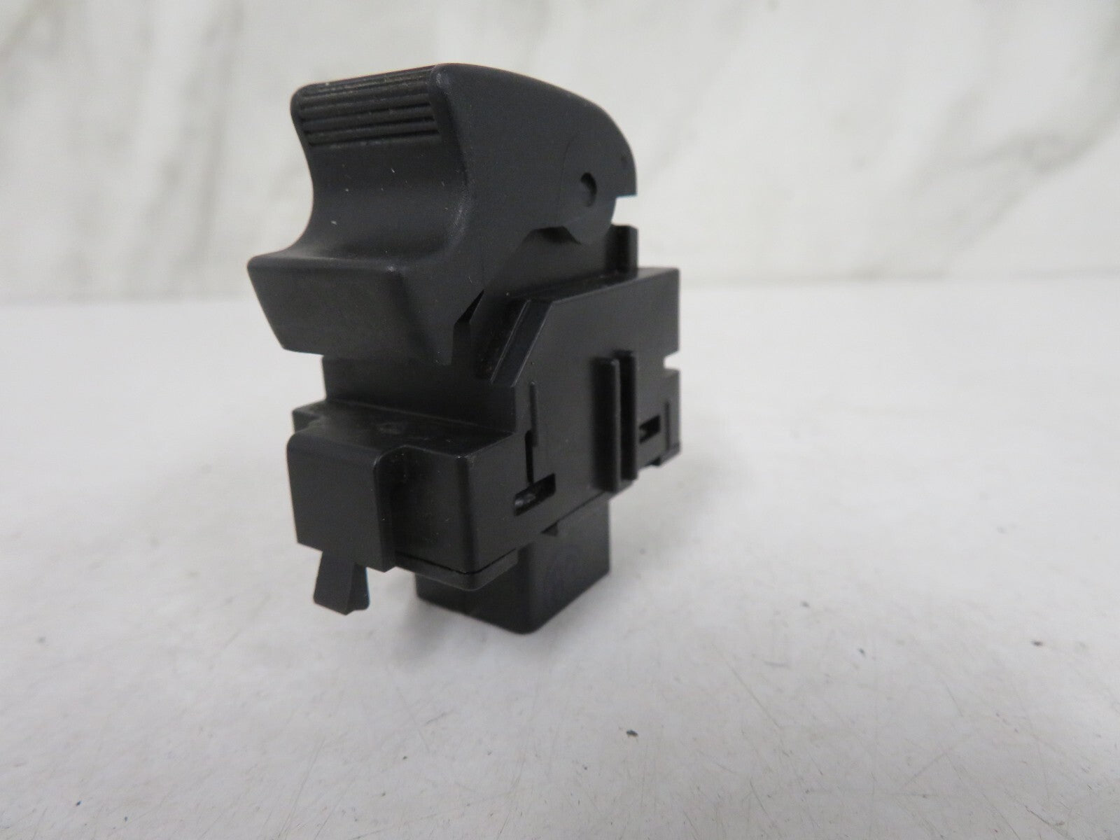 TOYOTA COROLLA FRONT WINDOW SWITCH LEFT SIDE 84810-02040  2004-2007 MIX1424-23