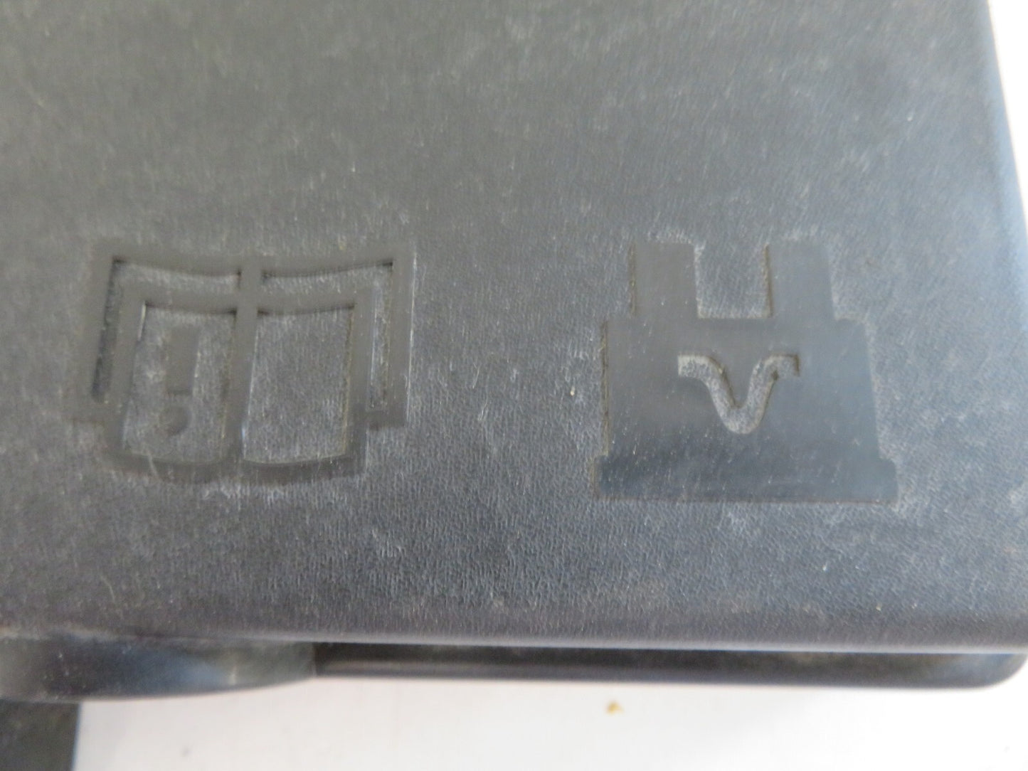 FORD FOCUS CC ENGINE BAY FUSE BOX COVER 2006-2010 AM1237-10