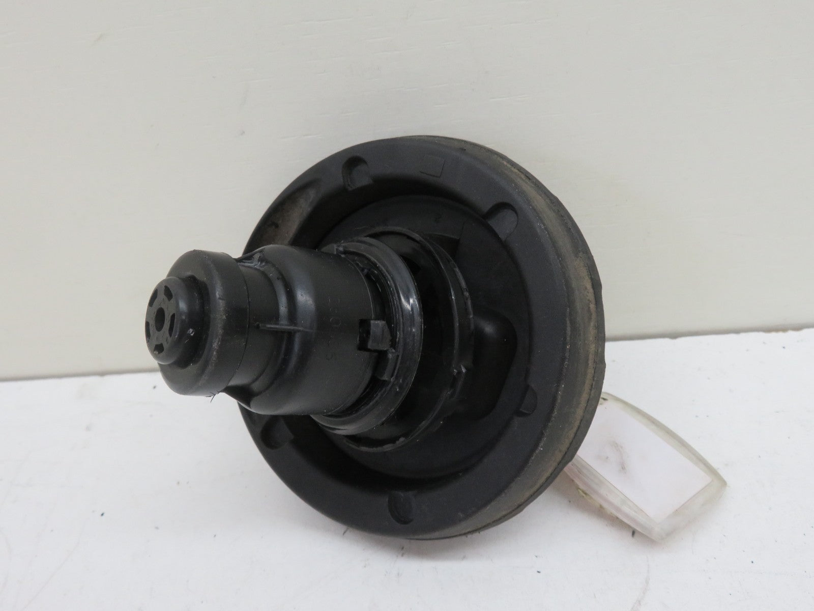 LAND ROVER FREELANDER 1 FUEL CAP WITH KEY 1997-2006 1500-7