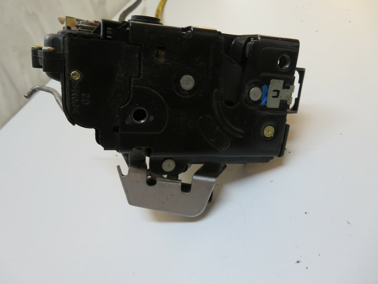 AUDI A6 C5 ALL ROAD NSR DOOR LOCK CATCH 4B0839015G 1998-2003 REFB5