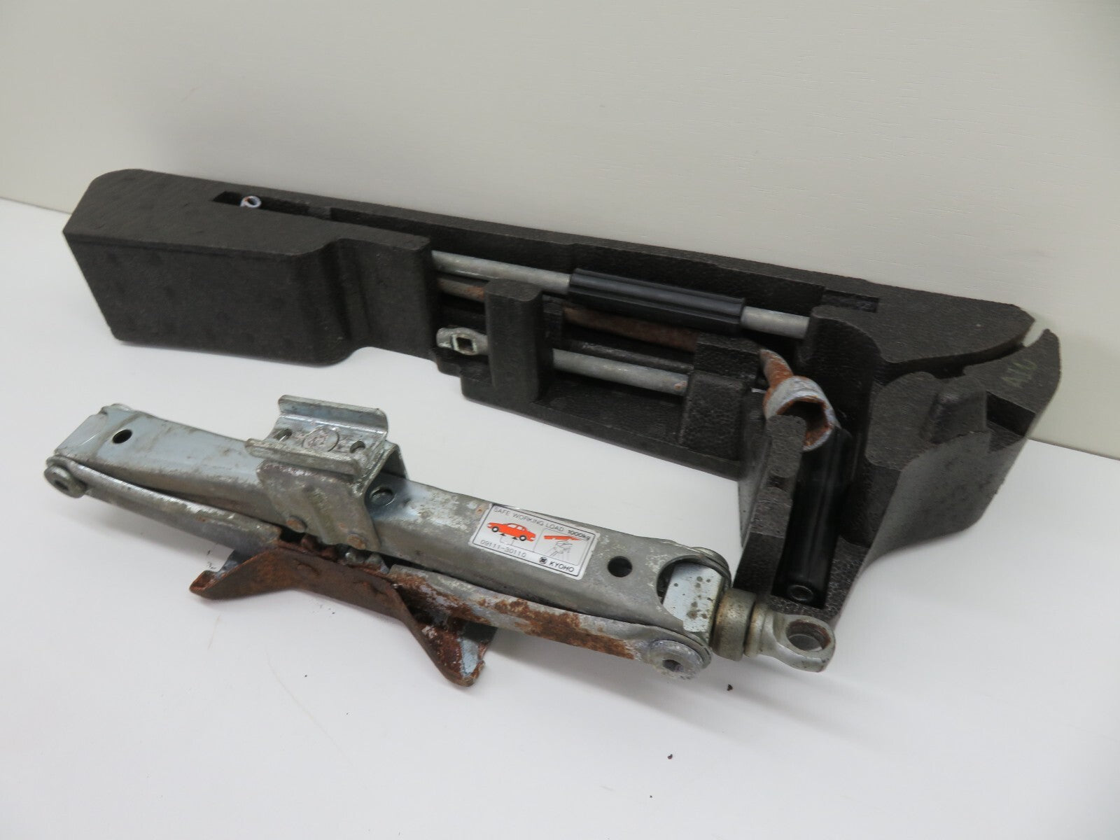 TOYOTA LEXUS SOARER CAR SCISSOR JACK KIT BRACE BAR FOAM 1991-1999 1321-3