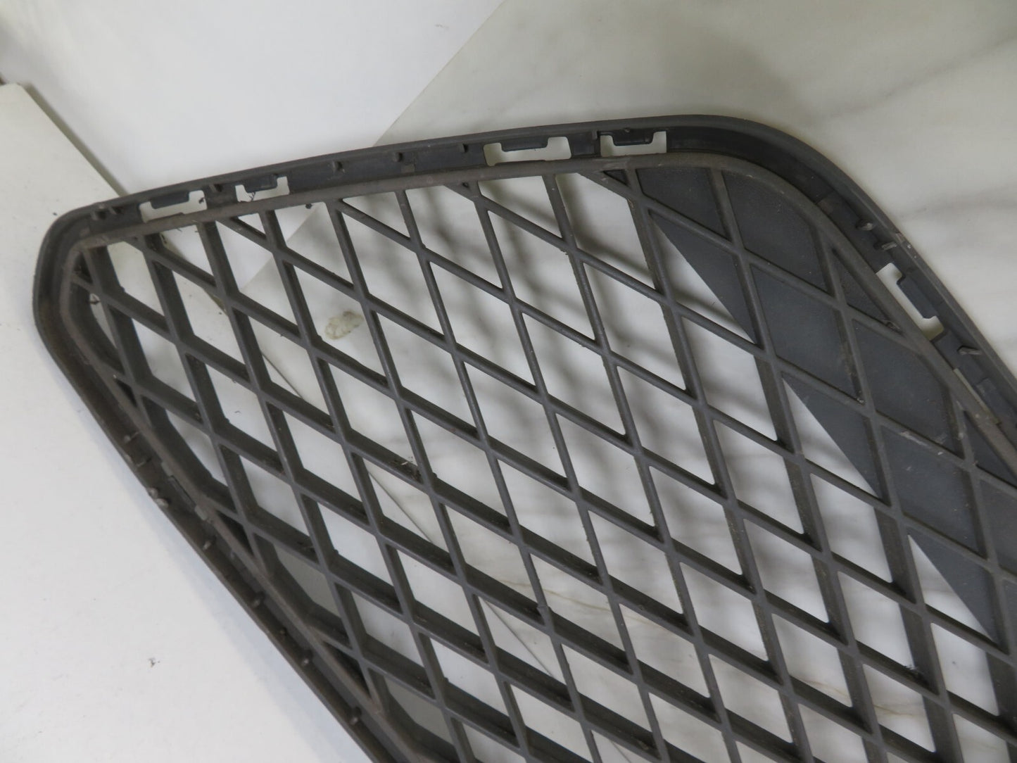 FORD FOCUS CC CONVERTIBLE FRONT GRILL 5M5J-17K945-AB 2006-2010