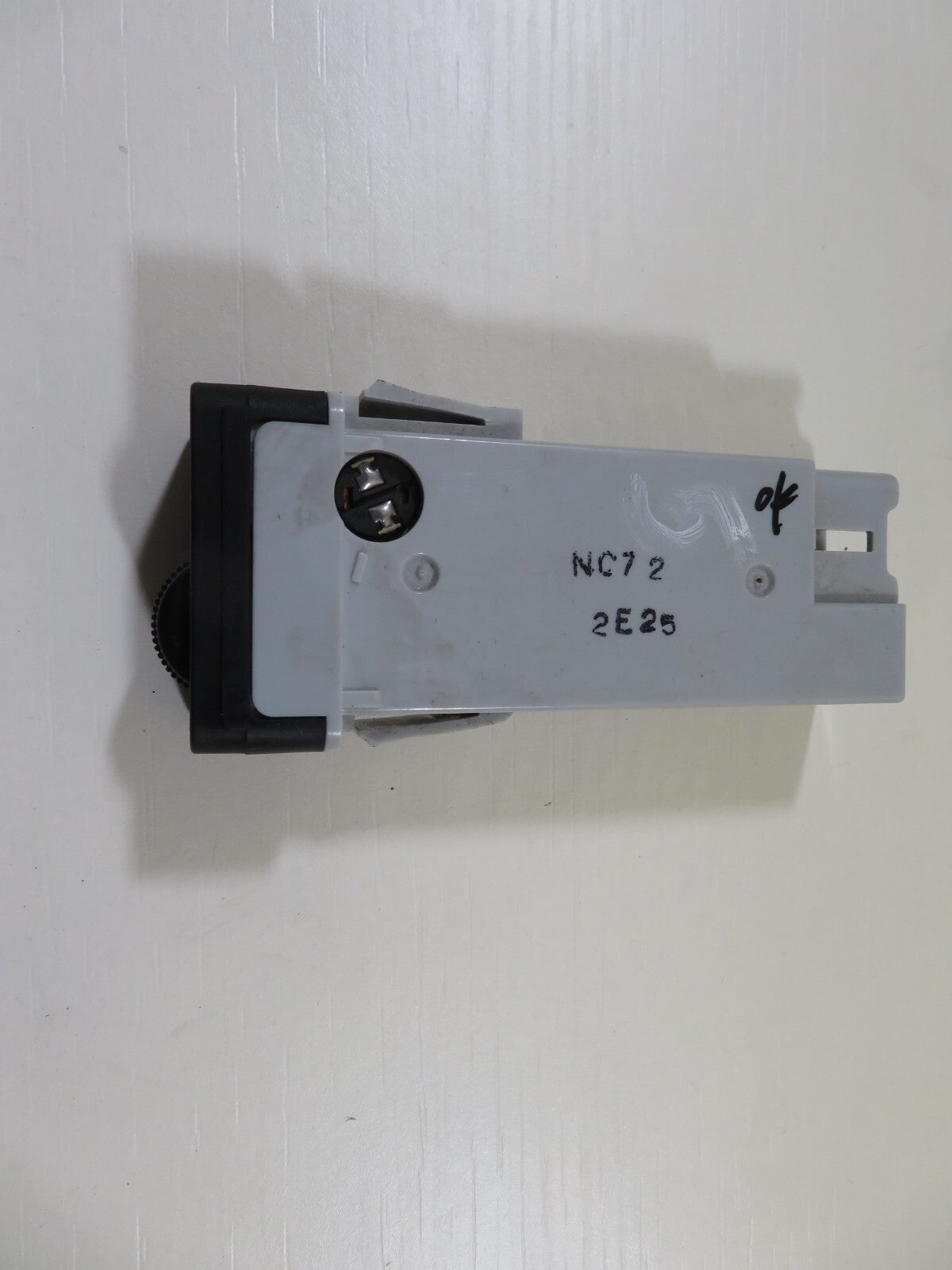 MAZDA MX5 MK2 HAZARD SWITCH 1998-2005 MISC1609-4