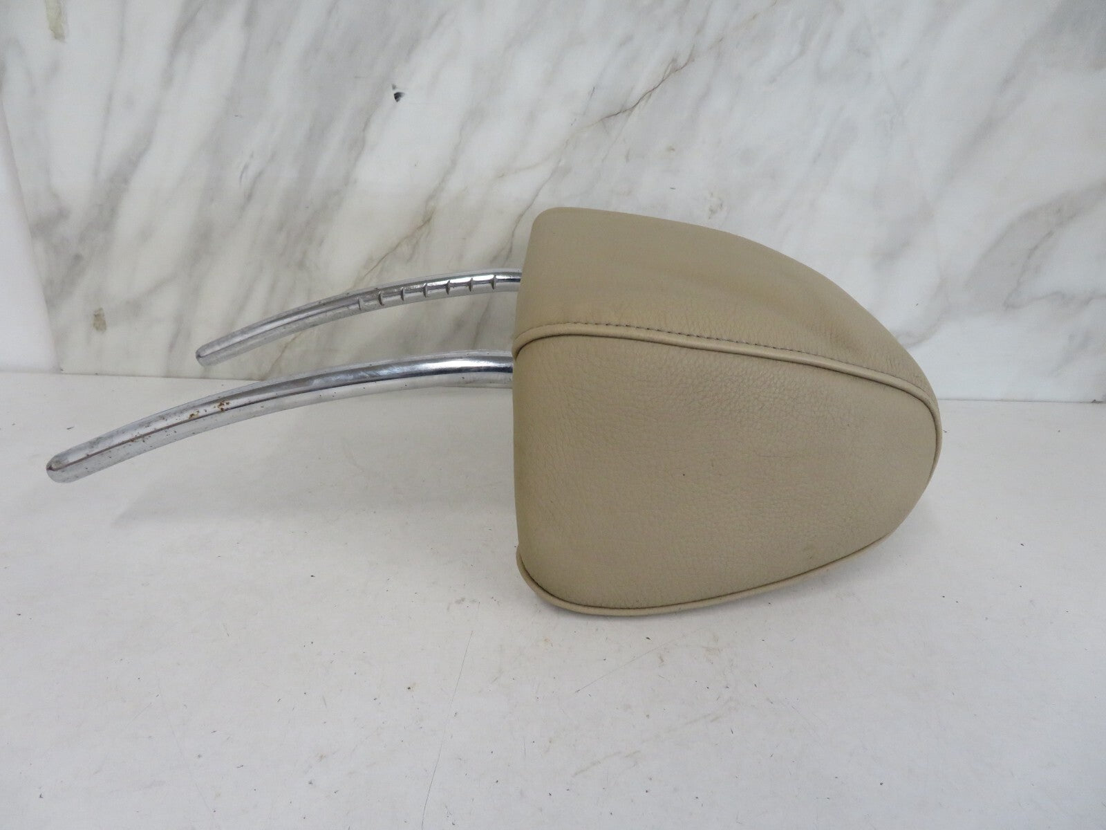 BMW X5 E53 CREAM BEIGE FRONT LEATHER HEAD REST 1999-2006 MIX1642-9