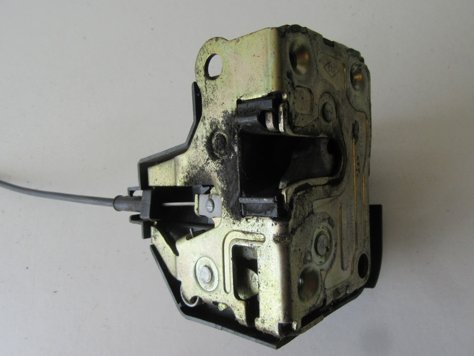 RENAULT SCENIC MK1 NSF DOOR LOCK CATCH 1999-2003 AMS1418-1