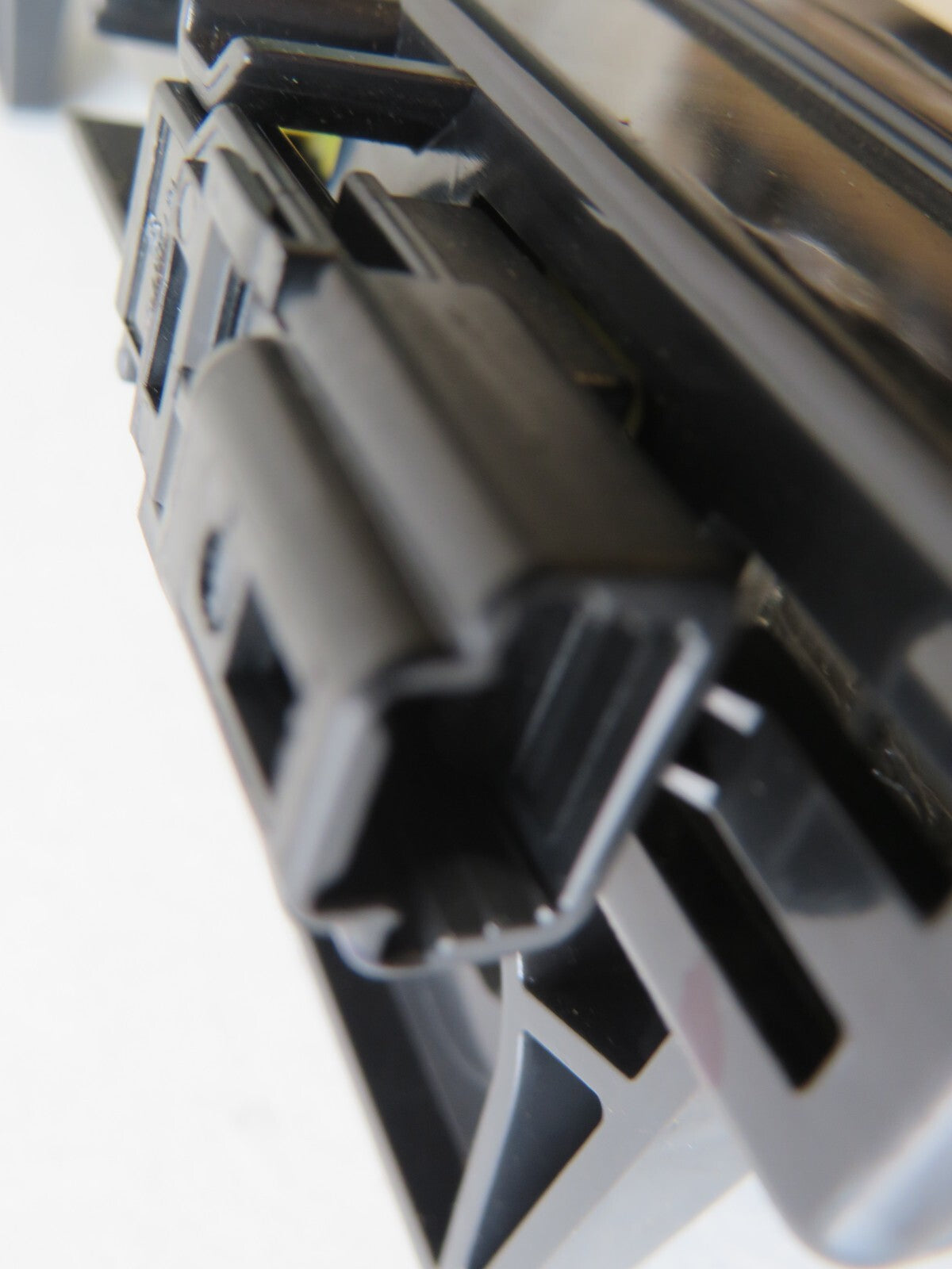 RENAULT TWINGO REAR CENTRE BRAKE LIGHT 265903126r 2014-2017 AMS1558