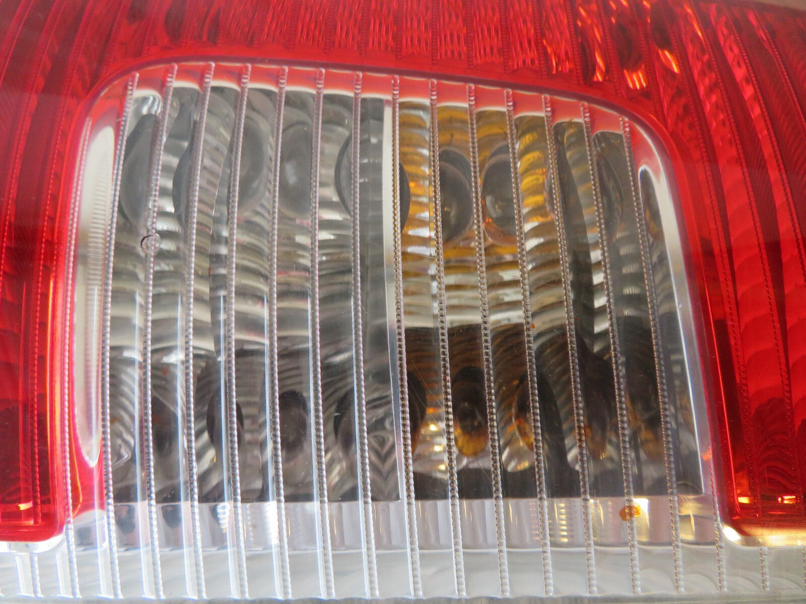 SKODA ROOMSTER NS PASSENGER REAR TAIL LIGHT 5j7945095 2007-2013