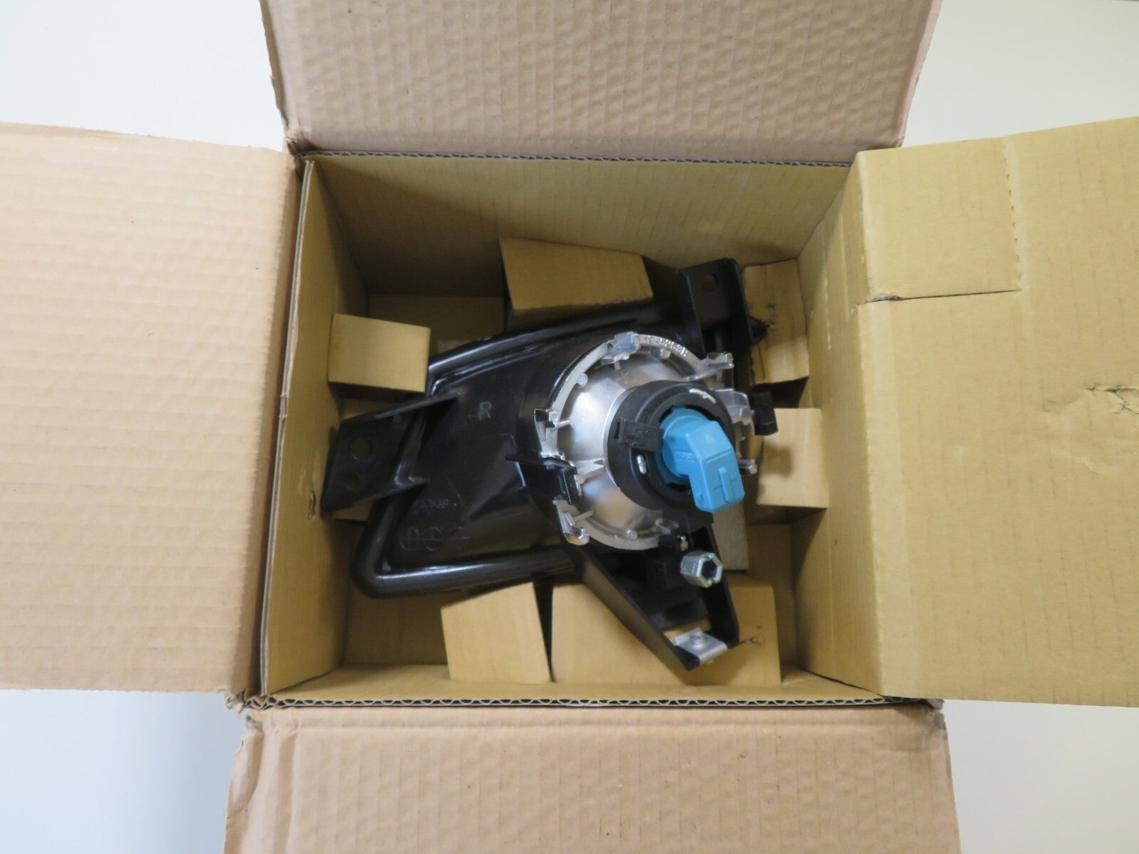 RH OS DRIVER FRONT FOG LIGHT 19-5253-05-2 TYC FITS CITROEN XSARA 1997-2000 #1S2