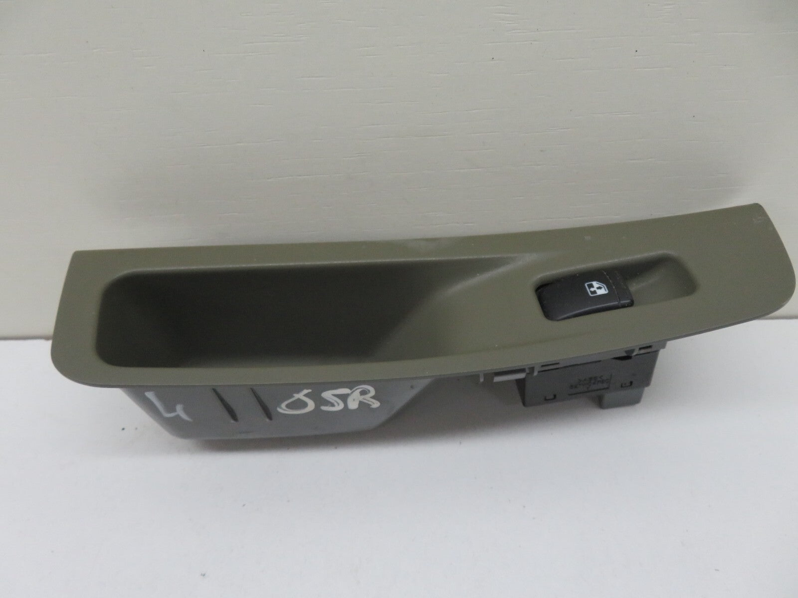 CHEVROLET LACETTI OSR REAR DRIVER WINDOW SWITCH 2004-2010 1517-4
