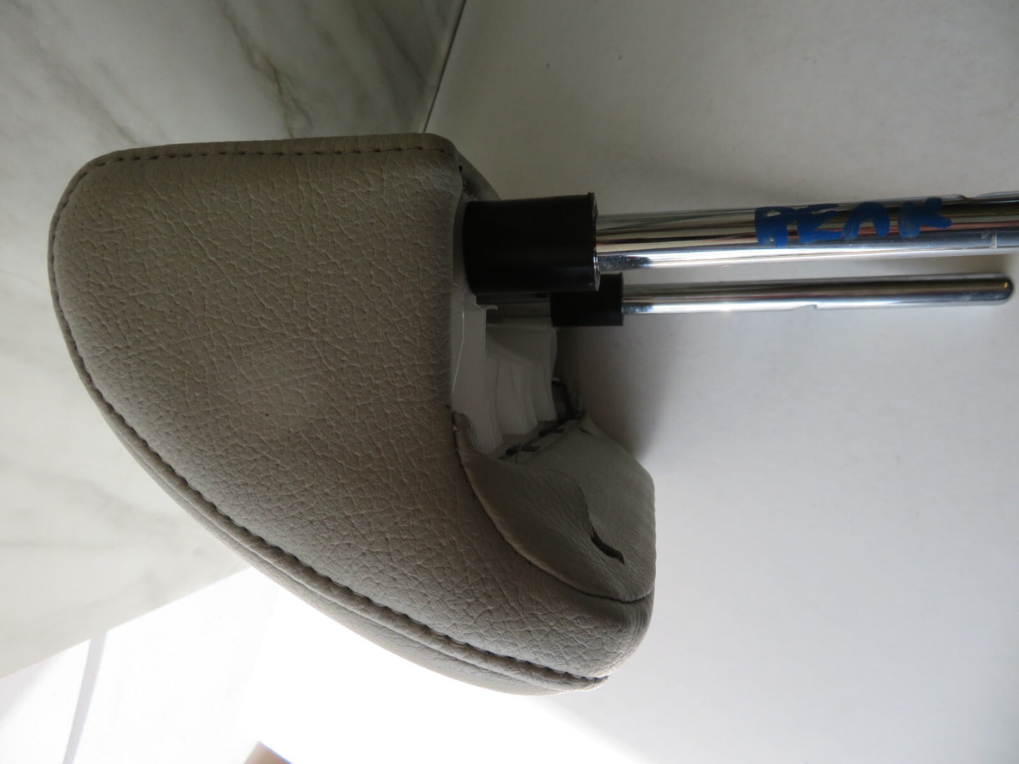 SAAB 93 CONVERTIBLE REAR LEATHER CREAM HEADREST 2004-2012 AMS1605-1