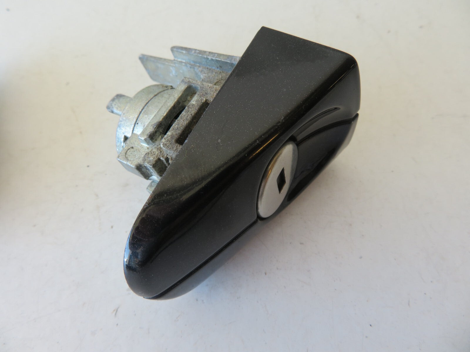 FORD FOCUS MK2 KEY DOOR LOCK IN PANTHER BLACK 2008-2011 AMS1410